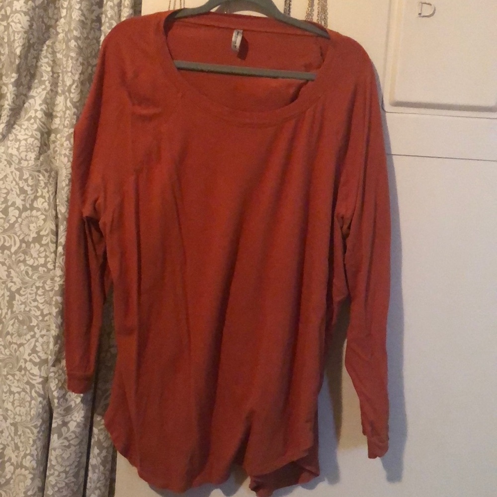 Very cute and comfy orange shirt!